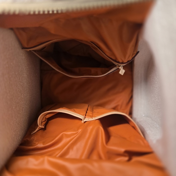 MZ Wallace NWT Designer Metro Quilted Tote Deluxe in Tan - Picture 4 of 16